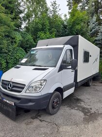 OBYTNÝ AUTOMOBIL MERCEDES Zlevněno - 10