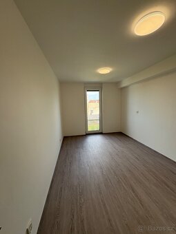 Pronájem bytu 2+kk 57 m² s garáží v Třebíči - 10