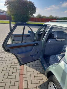 Mercedes Benz S124 200TE - 10