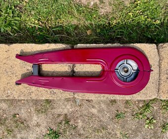 ČZ 125 175 250 - kryt řetězu - 10