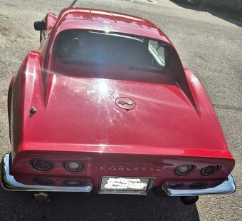 Chevrolet Corvette Sting Ray Coupe - 10