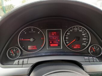 AUDI A4 2005 AUTOMAT - 10
