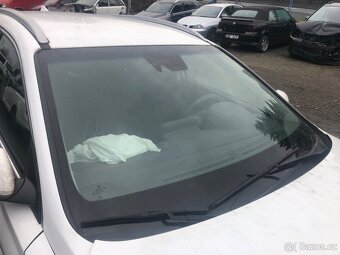 Hyundai I30 combi 1.5i facelift   KAMERA   POJÍZDNÉ - 10