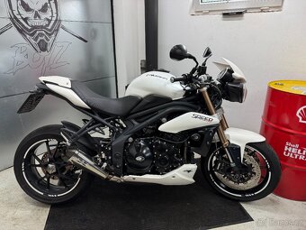 Triumph speed triple 1050 - 10