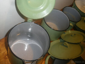 Staré zelené smalt nádobí - 10