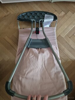 Houpátko lehatko BabyBjorn růžové - 10