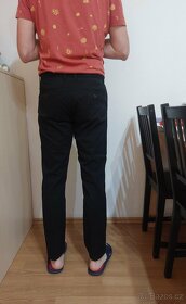 Pánské černé chinos kalhoty Reserved slim fit vel. 31 - 10