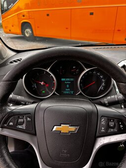 Chevrolet Cruze - 10