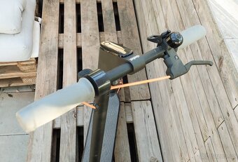 Elektrokoloběžka Ninebot F40E by Segway - 10