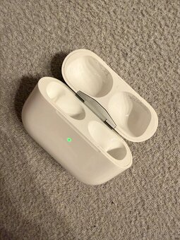 Apple Watch Series 6 + Apple AirPods Pro - 10