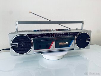 Radiomagnetofon Toshiba RT-8035, rok 1986 - 10