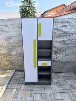 Prodám postel + Skříň (knihovnu) - 10