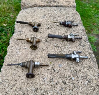 Jawa pérák, kyvacka, Ogar, CZ, Manet - paliváky - 10