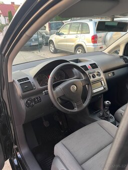 Volkswagen Touran 1.9 TDI 77kW = 7 miest, Bez korozie = - 10