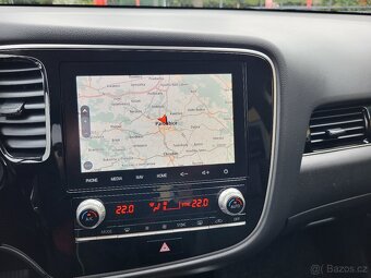 Mitsubishi Outlander 2.4 PHEV 4x4, LED, KAMERA, TAŽNÉ - 10