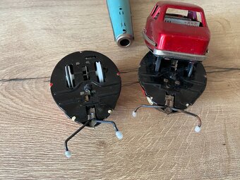 staré hračky plechové hračky retro beruška raketa setrvačník - 10