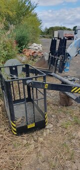 SAMOJÍZDNÝ TELESKOPICKÝ MANIPULÁTOR GENIE GTH - 4014 - 10