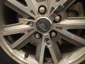 Ford Mustang - 10