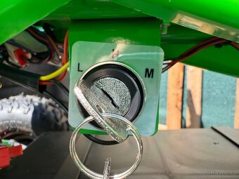 Elektrická čtyřkolka 1200W AE002 - 10