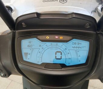 Piaggio Medley 125 S iGet, ABS rv. 2022, ČR, první majitel - 10