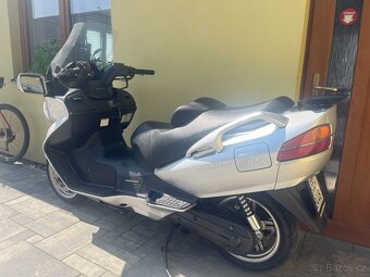 Suzuki 650 Burgman - 10
