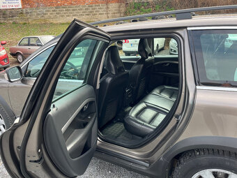 VOLVO XC 70 2,4 D5 151 Kw AWD,ČR,KŮŽE,AUTOMAT - 10