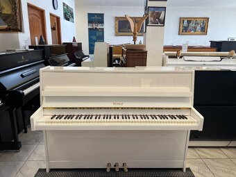 Bílé pianino Petrof se zárukou 2 roky, doprava. PRODÁNO - 10