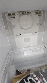 Lednička Samsung RB31FERNBWW, 304 litrů - 10