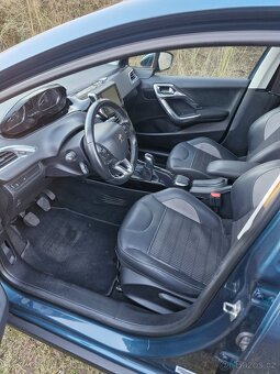 Peugeot 2008 1.2 PureTech Allure - 10