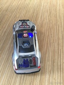 Transformer, traktor, velké zvukové policejní auto - 10