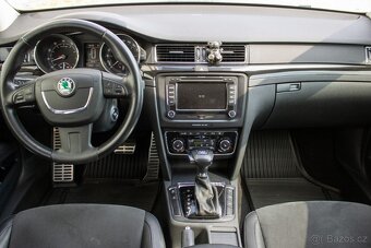 Škoda Superb Combi 3.6 FSI V6 4x4 L&K DSG - 10