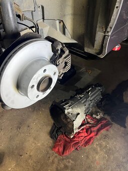 BMW e91 320d výměna - 10