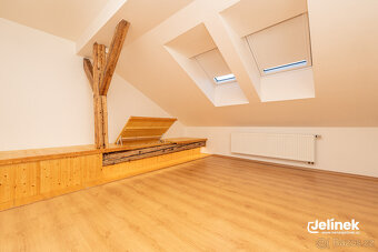 Pronájem prostorného bytu 5+kk po kompletní rekonstrukci se  - 10