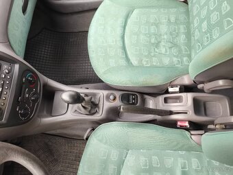 Peugeot 206 - rok 2002 / 1.1 - 44kW - 10
