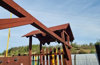 Dětské hřiště s lezeckou stěnou - 10