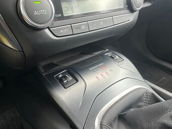 Toyota Avensis 2.0 D-4D 105 KW - CZ - - 10