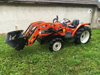 Traktor , malotraktor Kubota GL 25 s čelným nakladačom - 10