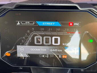 Aprilia RSV4 1100 Factory Ultra Gold - 10