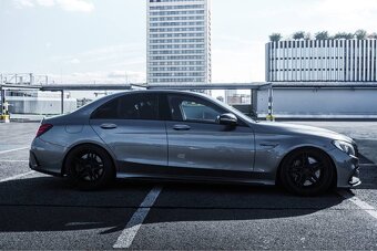 Mercedes-Benz C63 AMG - 10