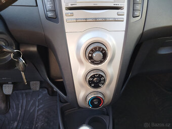 Toyota Yaris, 1.0i, klimatizace, nová STK 4/2027 - 10