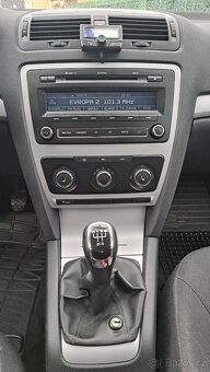 Škoda Octavie 2 facelift rok 2012 najeto 157000km - 10