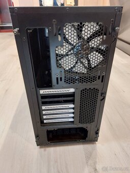 2x skříň (NZXT, FRACTAL DESIGN) - 10
