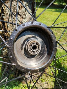 Prodám originální patinové kolo ČZ 98 ccm + brzda - 10