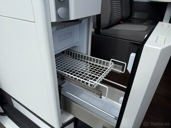 Obyné auto - VW Grand California, 2x klimatizace, DSG - 10