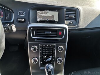 VOLVO V60 2.0 T5 Drive-E 180kW MOMENTUM automat - ČR - 10