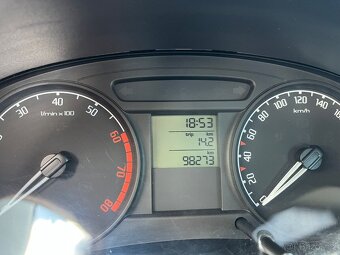 Škoda Fabia 1.2 HTP 44 kw r.v. 2009 98 000 km - 10