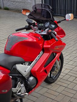 Honda VFR 800, 3xkufr, LeoVince laděné výfuky - 10