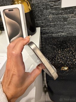 Apple Iphone 15 Pro 256 GB přírodní titan - 10