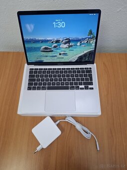 Macbook Air 13 palců M1 chip 16GB RAM 256 SSD 230 cyklu - 10
