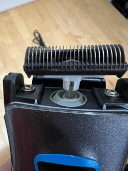 Prodám holící strojek Braun - 10